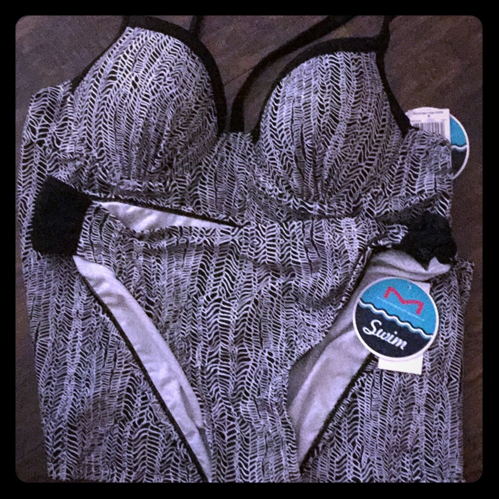 2 piece black and white swim suit